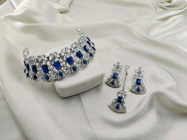 Ladies wedding set necklace and earrings