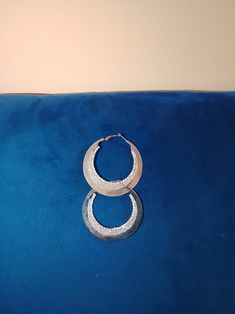 Créoles argentées strassées