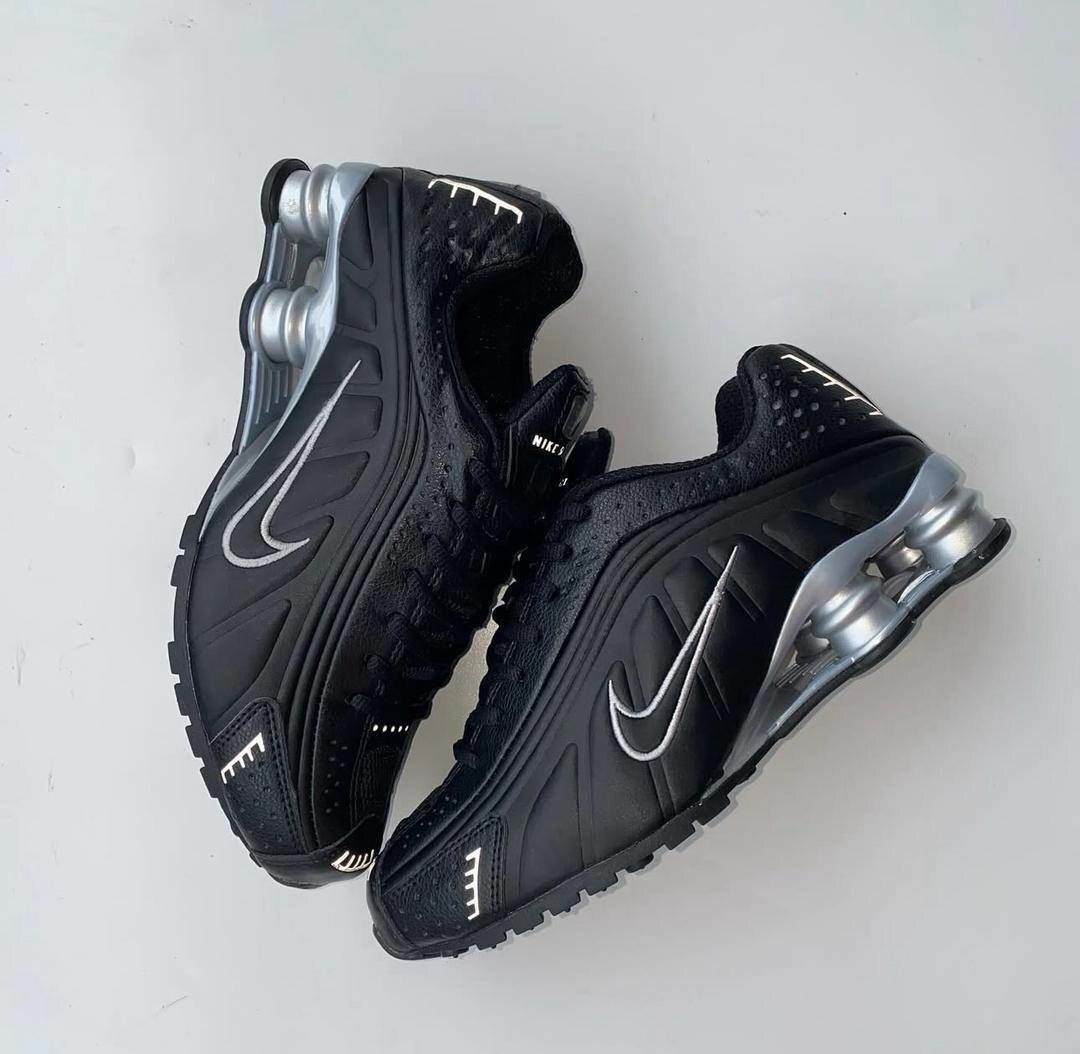 Baskets Nike Shox R4
