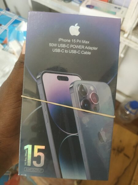 Chargeur iPhone 15 Pro Max