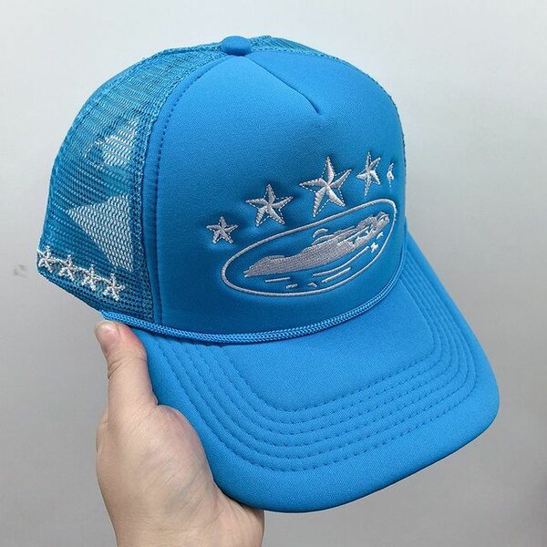 Casquette brodée élégante