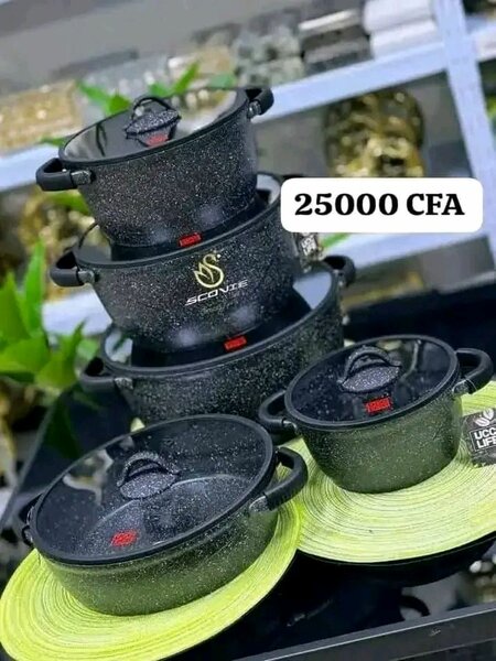 Ensemble de casseroles en granit