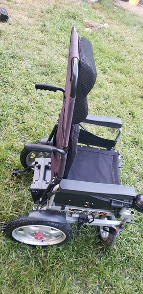 Electric (motorised) wheelchair