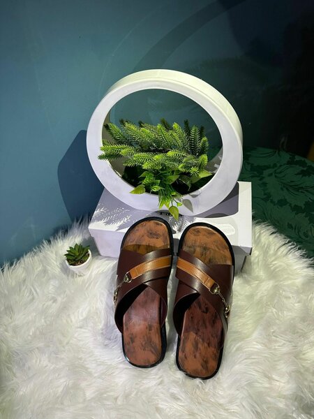 Sandales en cuir marron homme