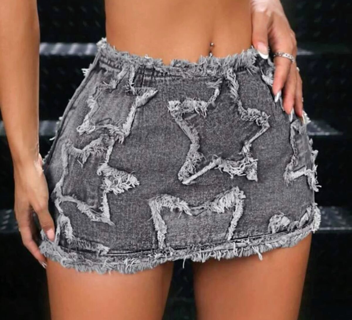 Mini jupe en jean déchiré