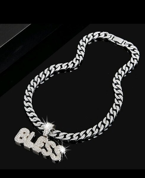 Collier en acier inoxydable avec pendentif