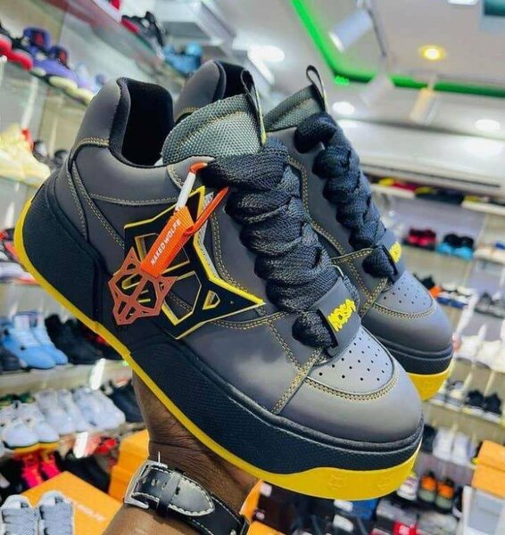 Chaussures de sport homme noir et jaune