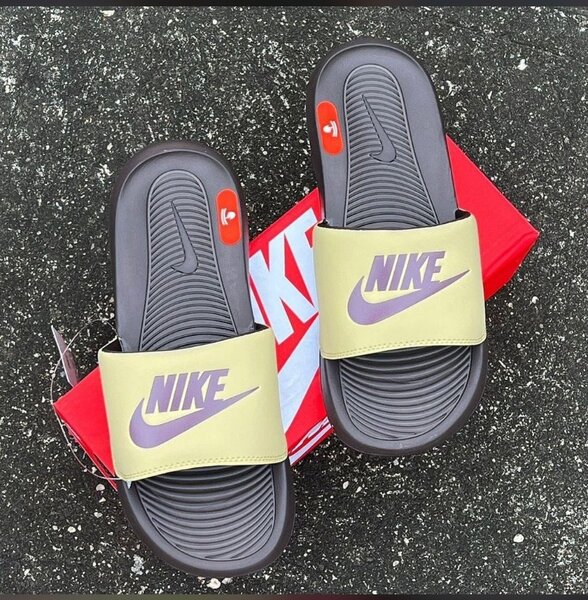 Nike Victoria slides