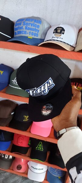 Casquettes de mode neuves