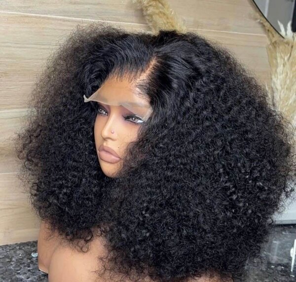 Perruque bouclée en dentelle