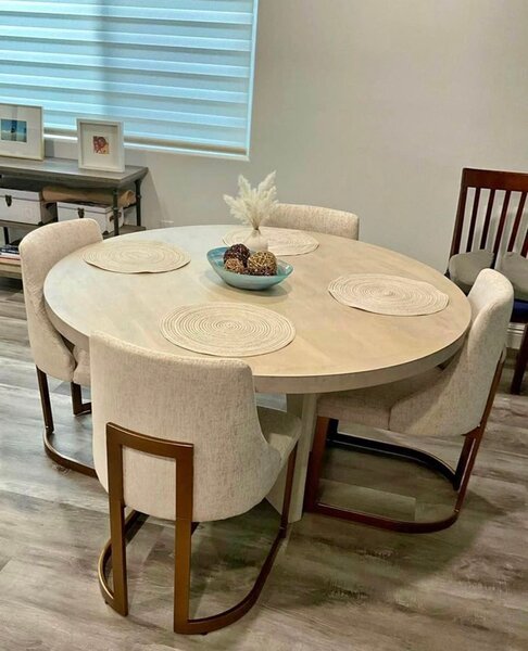 Table à manger ronde en bois clair