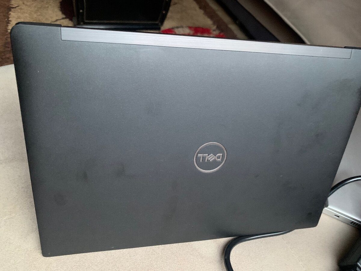 Dell 7390 Laptop for sale, Intel i7