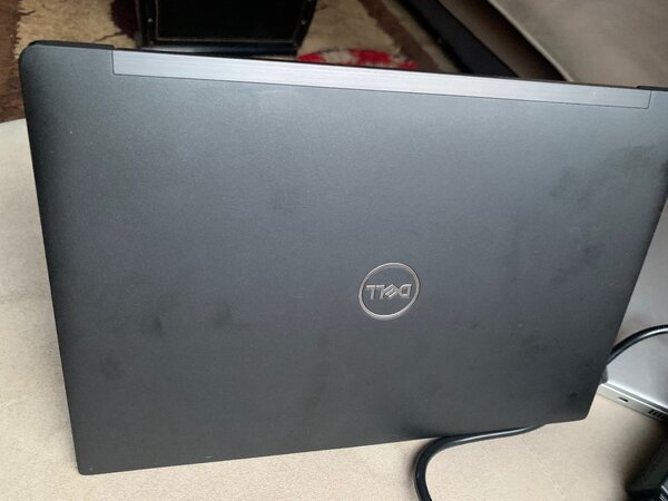 Dell 7390 Laptop for sale, Intel i7