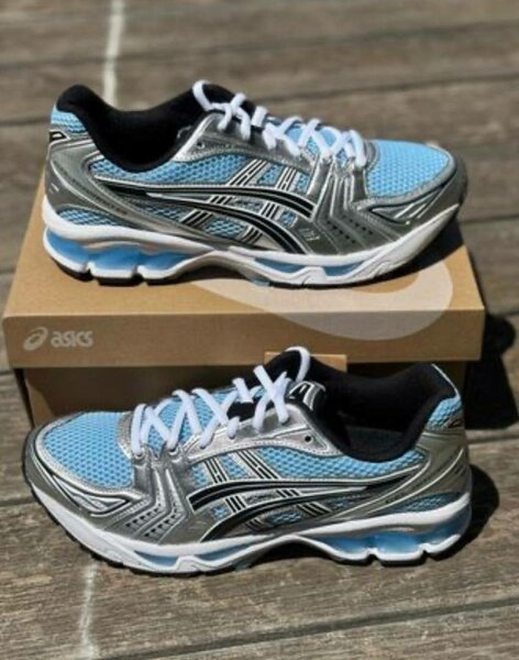 Chaussures de sport modernes