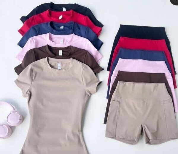 Ensemble Femme T-Shirt et Short Cargo