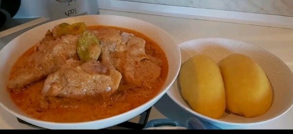 Foutou au poulet arachide