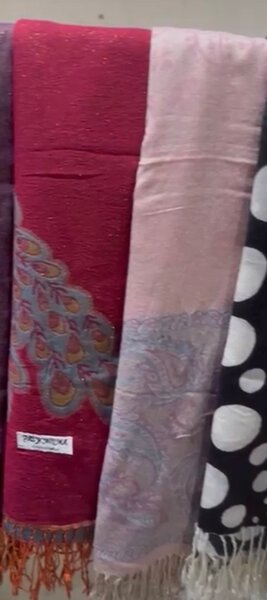 Écharpes et foulards pour femmes