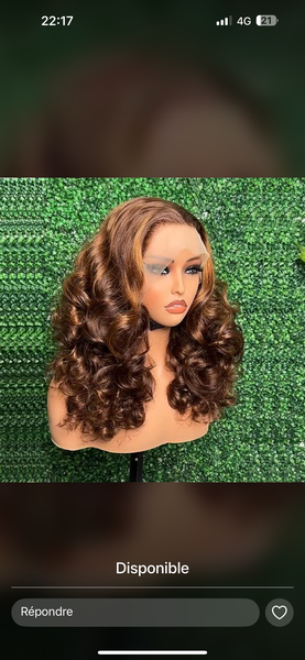 Perruque bouclée glamour