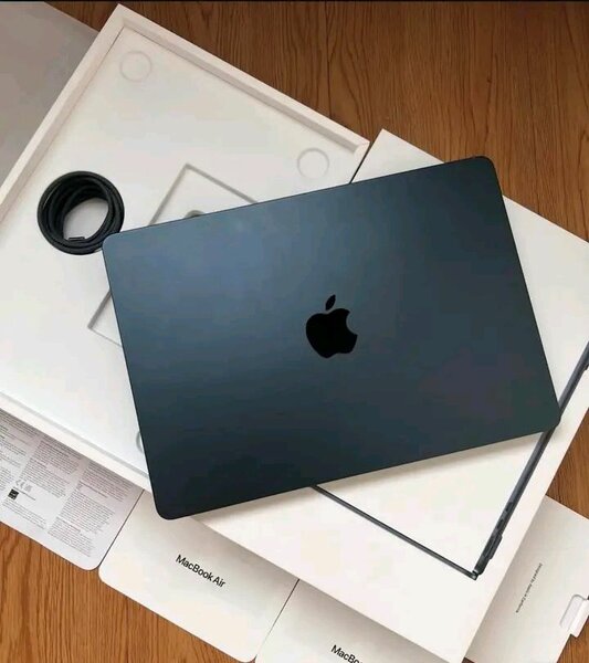 MacBook Air M2 Noir
