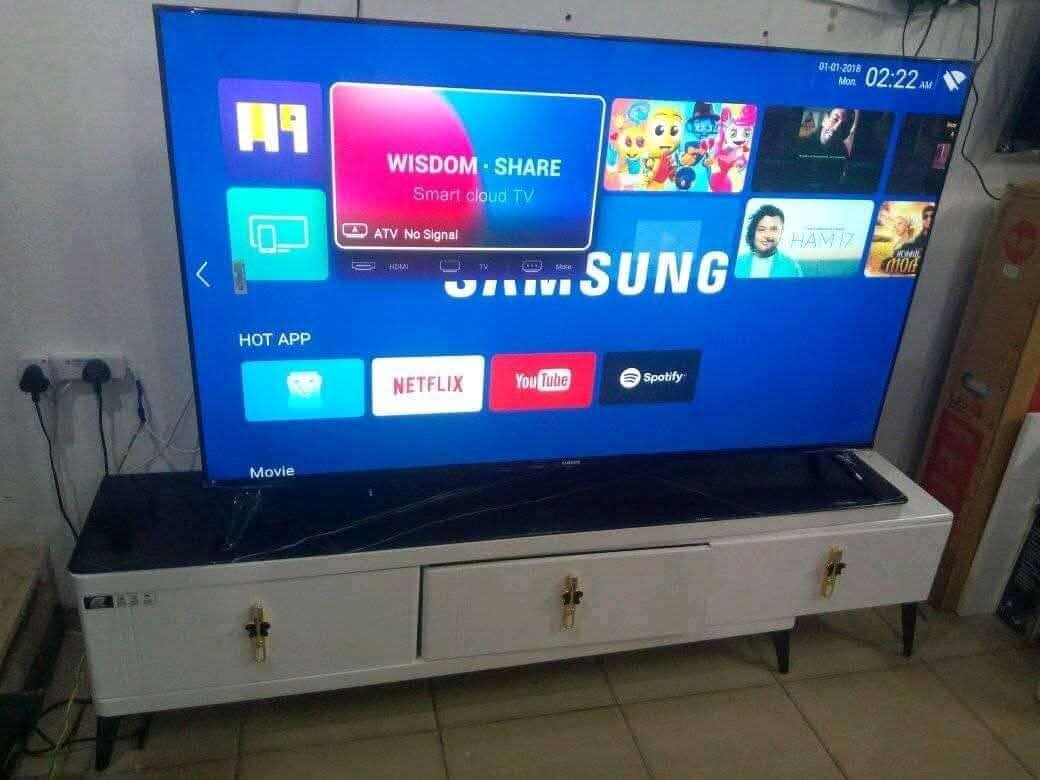 Tvs brand new smart Samsung