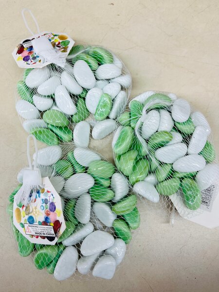 Galets décoratifs colorés