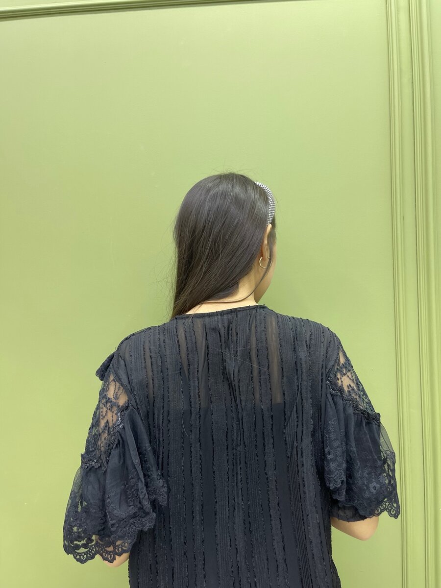 Блузка с кружевами