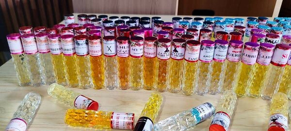 Essence de parfum authentique 1 à 500f en gros