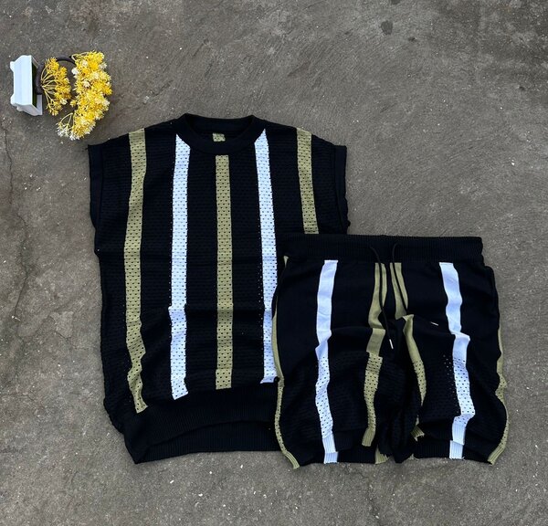 Ensemble de sport rayé