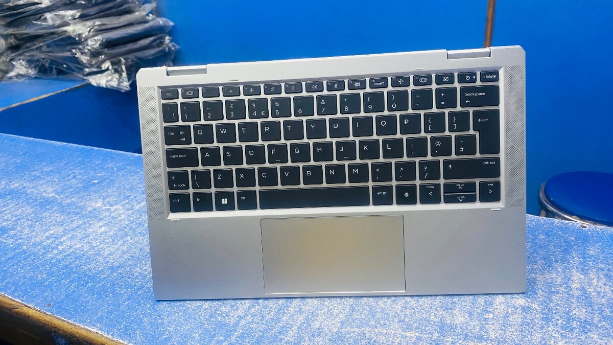 HP EliteBook x360 1030 G8