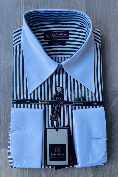 Chemise pour costume grand col