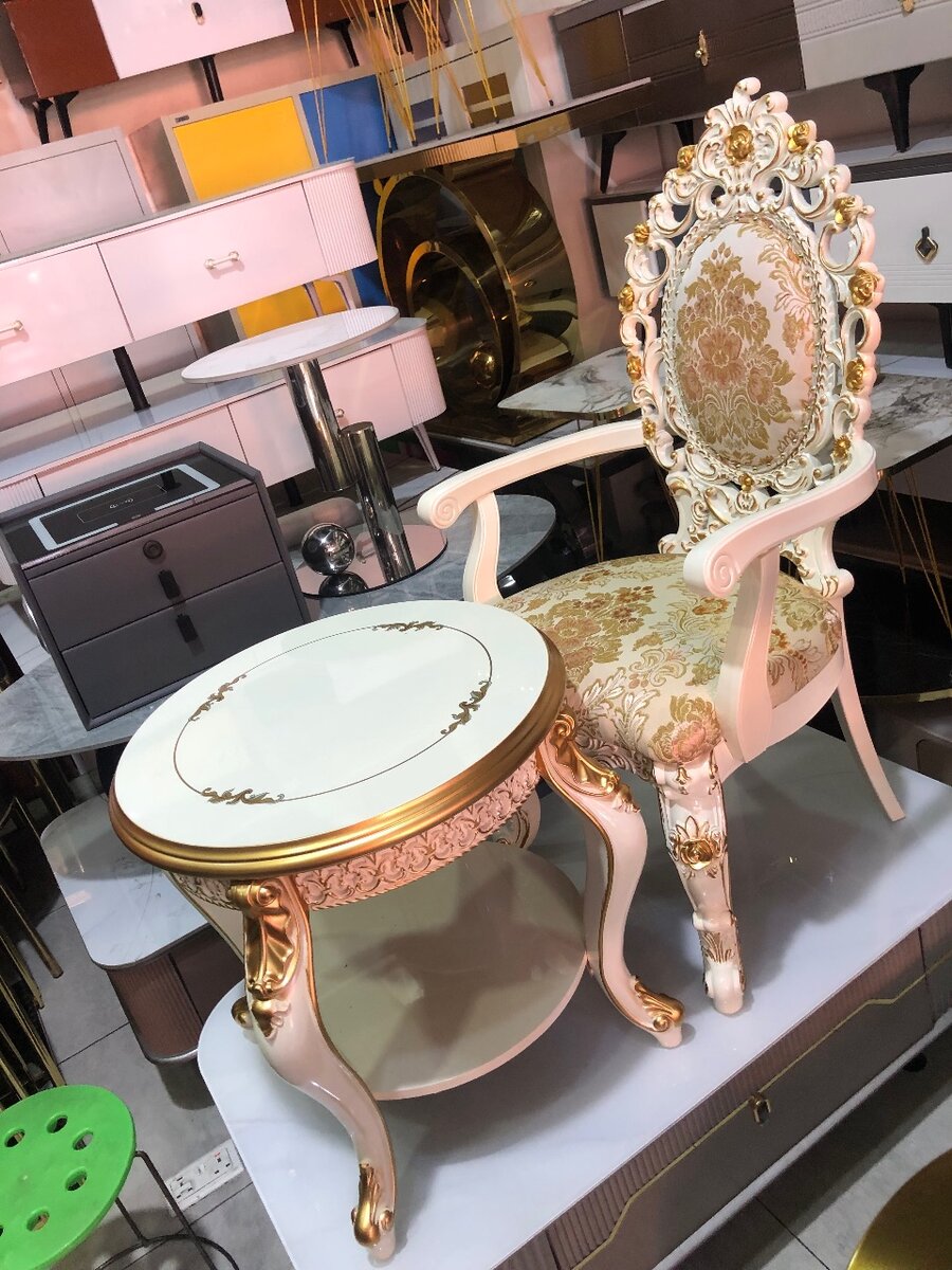 Kings dining table and chairs