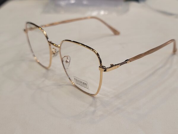 New Fashion Eyewears