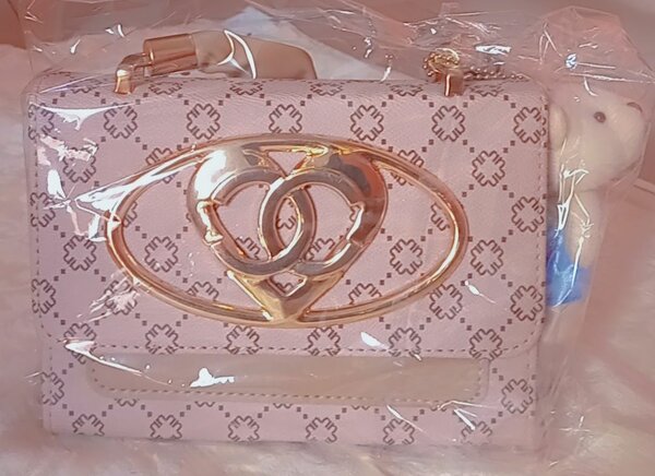 Pochette chic à motif cœur