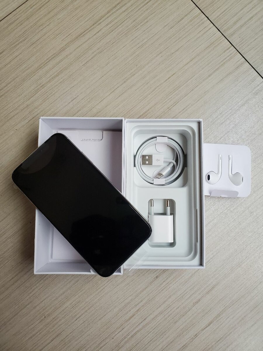 Iphone x 64gb still on promotion k4000 boxed has have seen