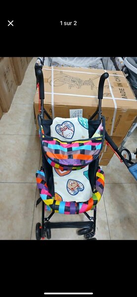 Poussette Légère et Colorée