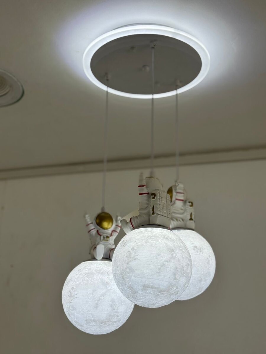 Suspension Moderne Design Astronautes