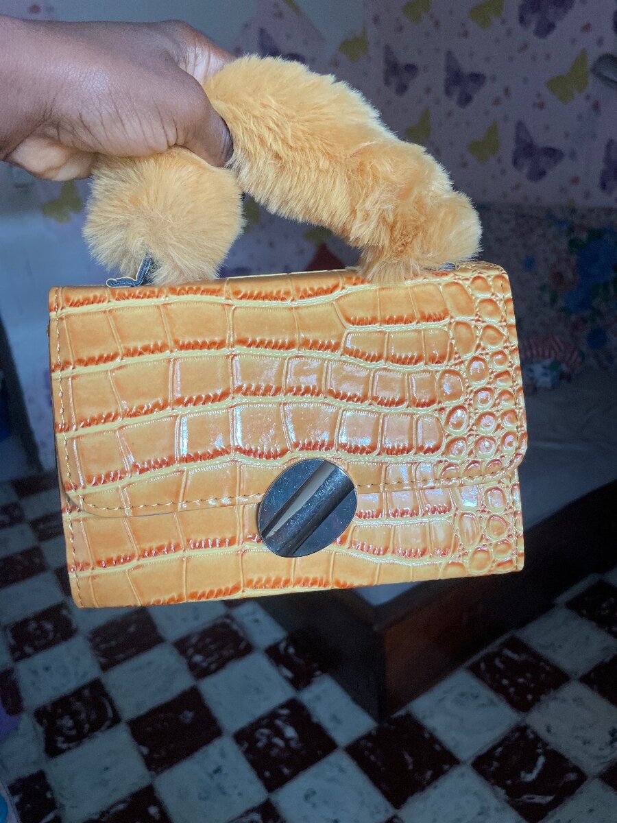 Sac à main en cuir texturé