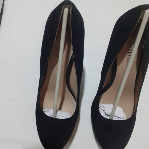 Escarpins noirs intenses