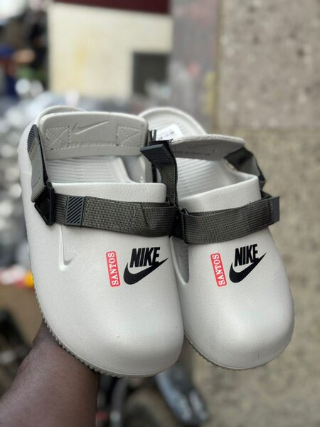 Sabots unisex Nike confortables