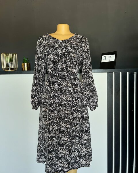 women's beautiful dress  Medium-Size Ten