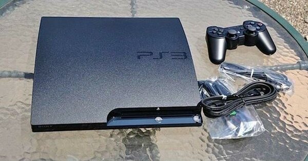 PS3 quasi +25 jeux installés et 2 manettes