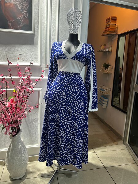 Robe longue bleue ethnique