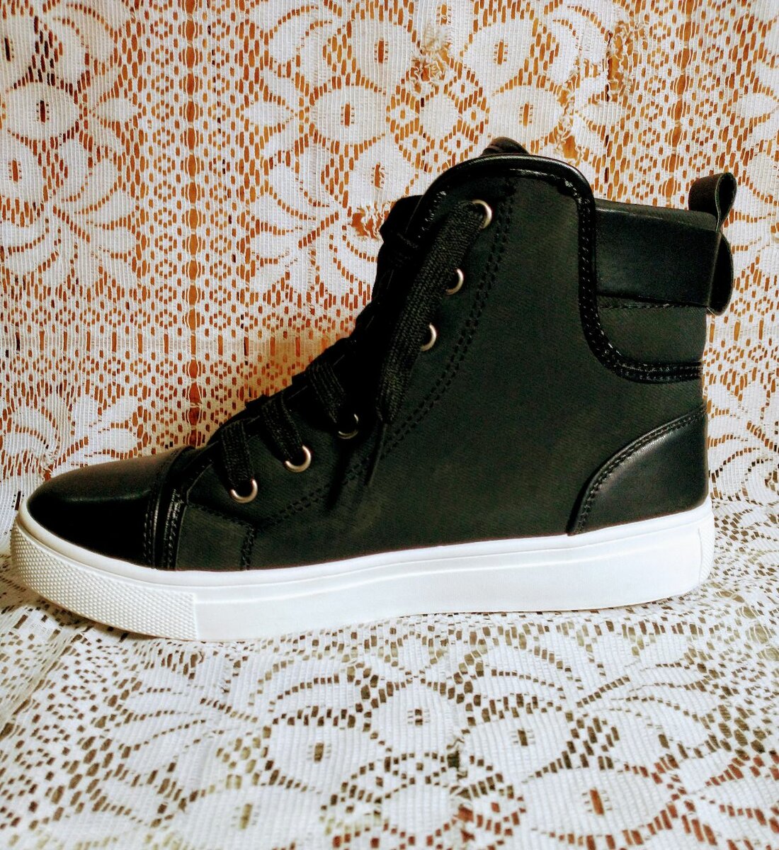 Chaussures montantes Converse en cuir noir