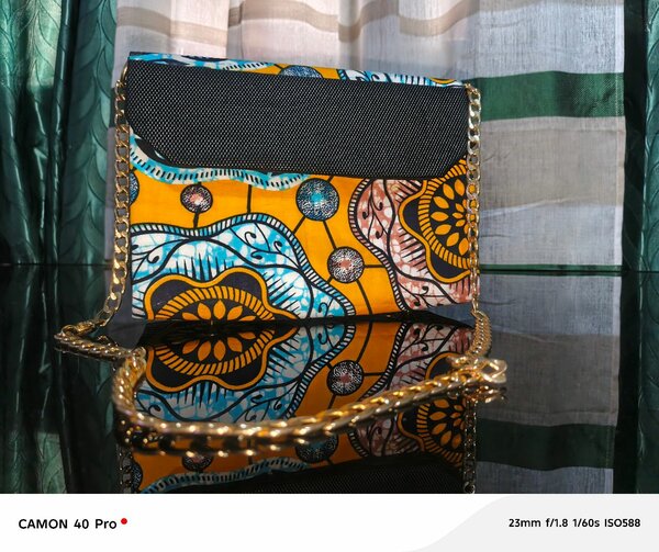 Sac à main en tissu coloré