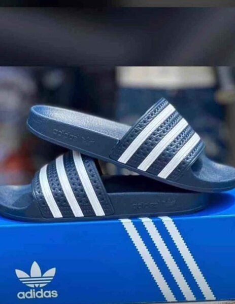 Sandales Adidas classiques