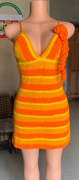 Robe tricotée rayée