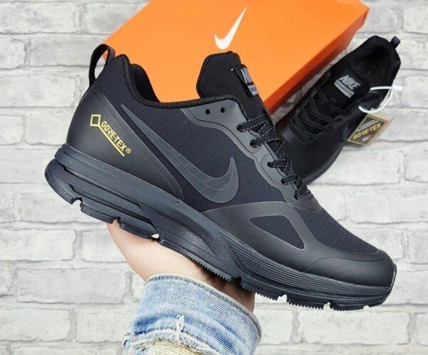 Nike runners (gortex)