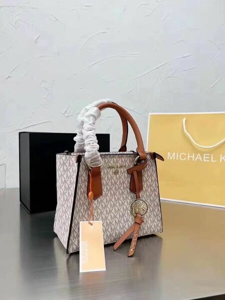 Бренд: Michael Kors