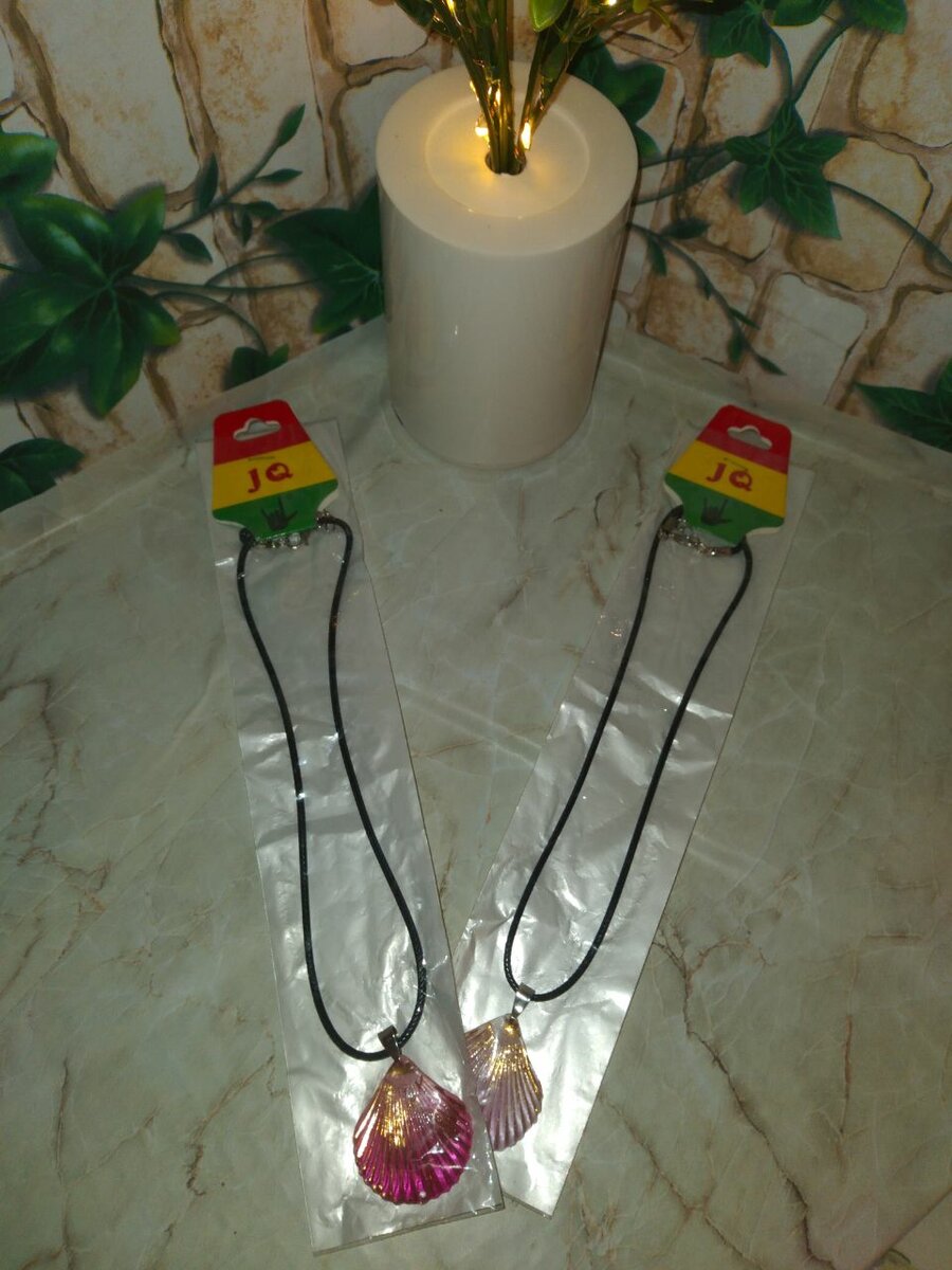 Colliers pendants coquillages