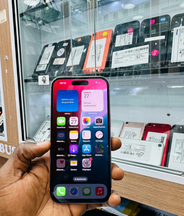 iPhone 15 - 128 Go rose